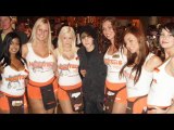Justin Bieber Goes To Hooters!!!!