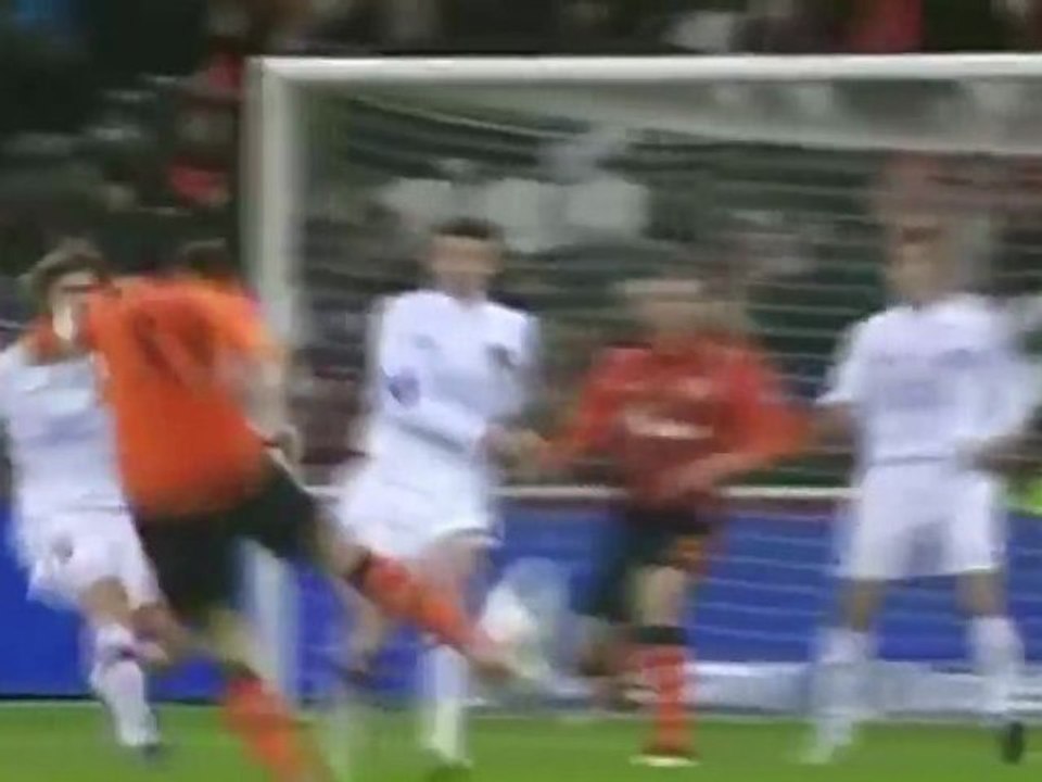 Sublime reprise de volée de Darijo Srna