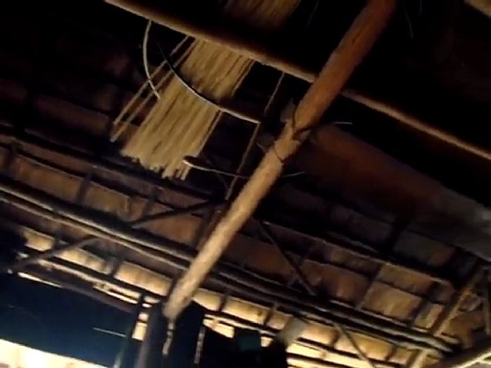 Déjeuner dans un village lao