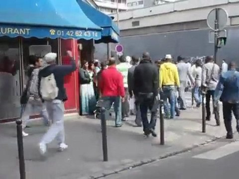Vidéo Choc ! Appels à la haine en plein Paris lors de la prière interdite du 16 septembre 2011 !