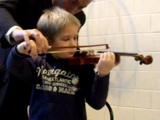 VEDRAN JOUE DU VIOLON