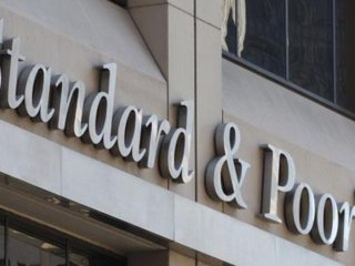 Mise sous surveillance de S&P : "Bonne nouvelle" ou "situation grave"?