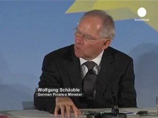 Euro zone credit ratings threat ahead of crucial summit