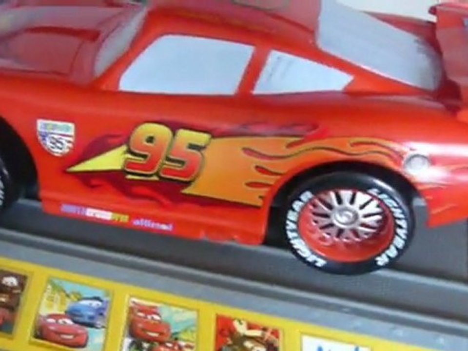 Rayo mc queen cuenta cuentos solo en www.jugueteria-valsof.com.ar