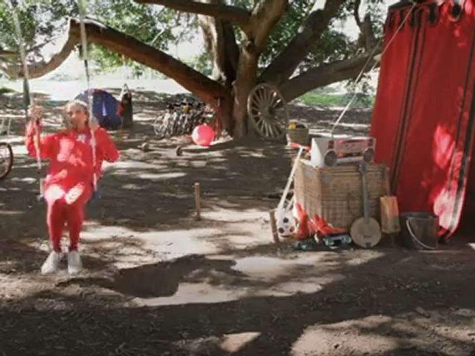 Funny tv ads Virgin Mobile Free Voicemail: Paul Foot - Robin Da Hood