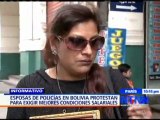 Esposas de policías en Bolivia protestan por malas condiciones laborales de los uniformados