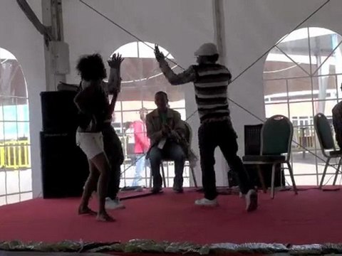 Icasa 2011 : Spectacle anti-sida entre deux conférences