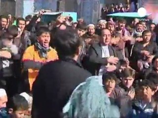 Afganistan'da sivil minibüse bombalı saldırı