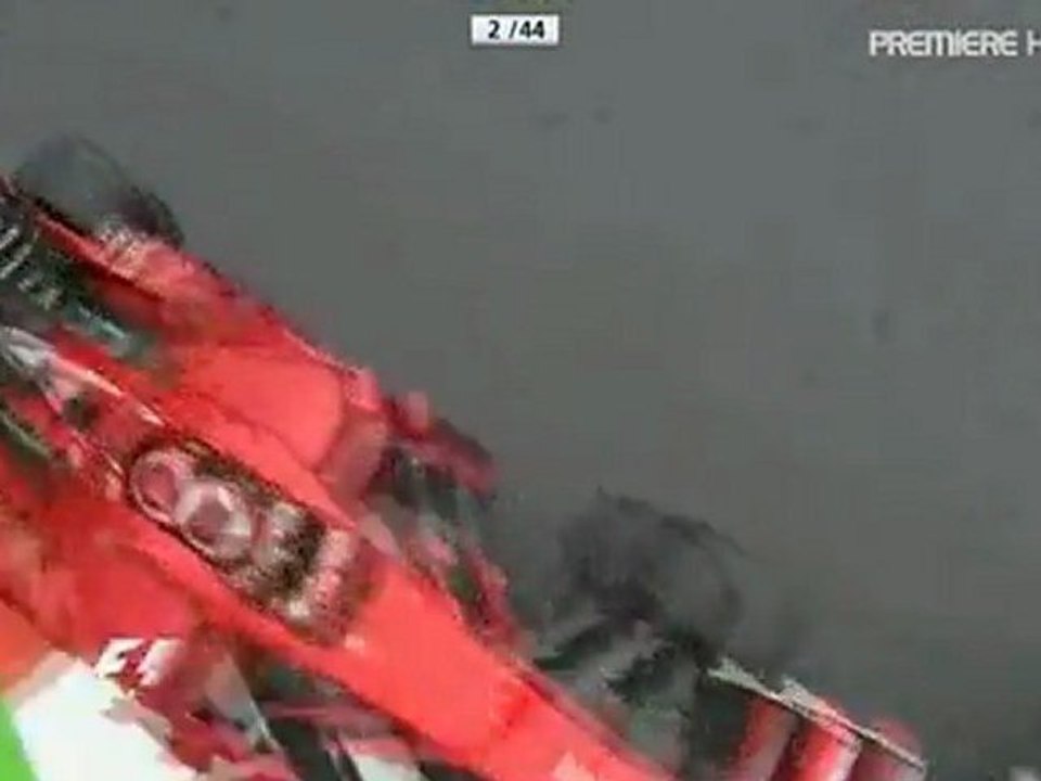 Spa 2008 Kimi Räikkönen vs Lewis Hamilton Part 1/2