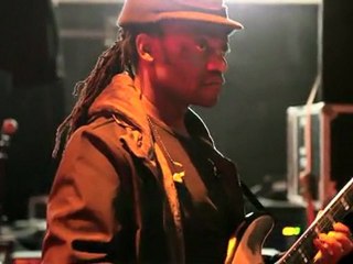 Nneka – les coulisses de son concert au Trianon