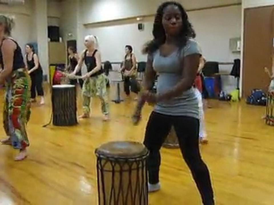 Stage 3-4 décembre 2011 Danse et dundun Sourakhata Dioubate Marseille