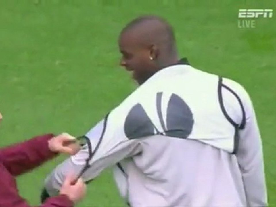 Mario Balotelli et ses problèmes de chasuble