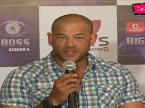 Australian Cricketer Andrew Symonds Speaks In Hindi @ Big Boss 5