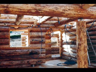 fuste, chalet, maison en rondin ou bois rond