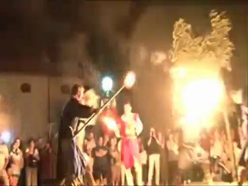 Spectacle médiéval - La "Compagnie du Comté de Toulouse" à Saint Antonin Noble Val.