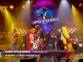 LA GRANDE BATTLE - FUNKY STYLE BRASS - Le Beau Danube Blew