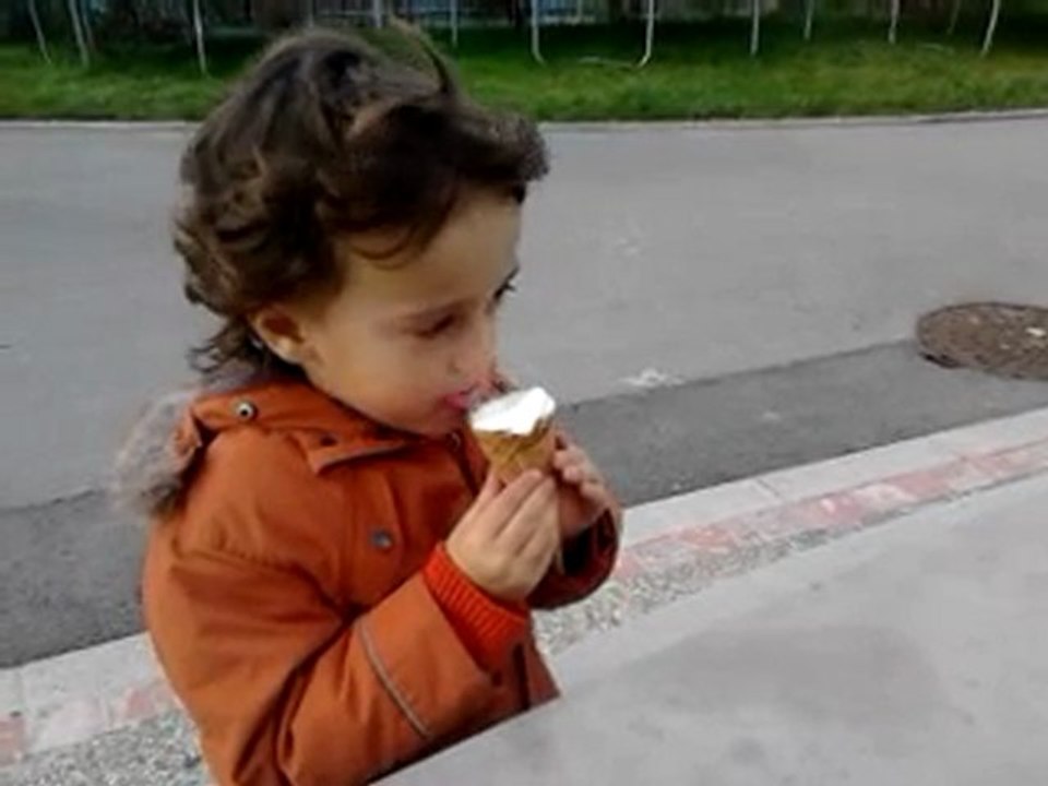 video-2011-12-03-12-15-32