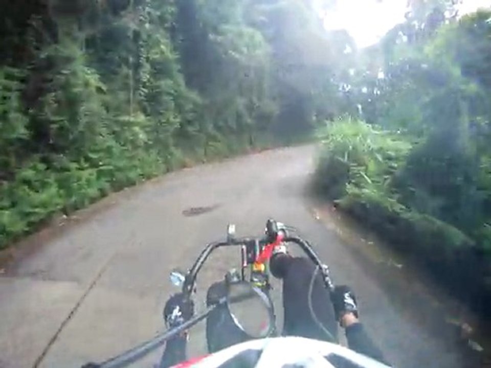Descendo o Cristo Redentor de Recumbent Zohrer