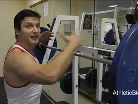 Приседания со штангой на плечах. Техника выполнения упражнения.