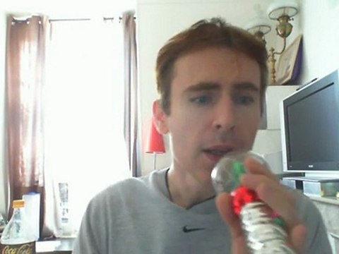 Wiwi égratigne tel un seul homme