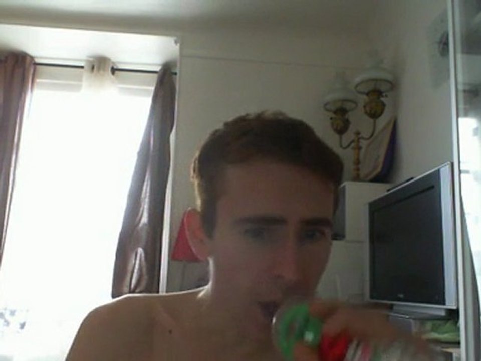 Wiwi égratigne "if you think you're groovy"