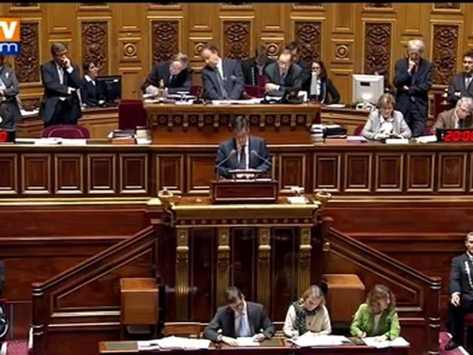 Droit de vote des étrangers: François Fillon dénonce un travail de sape d'un des fondements de la République