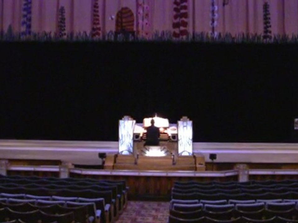 He's a Tramp - Chris Lawton at the Plaza Cinema, Stockport