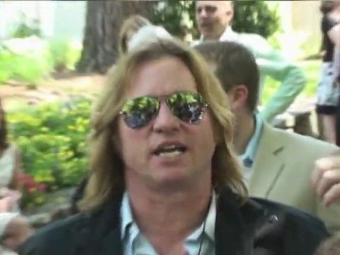 Tom Cruise Hints at Possible Top Gun 2