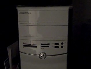 eMachines ET1810-03R Desktop PC