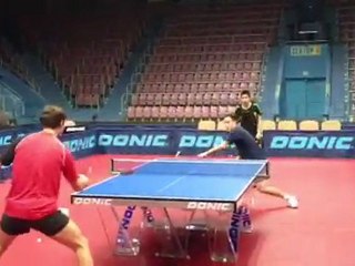 Simon Gauzy à l'entraînement à Orenburg