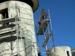 Un toit de 3 tonnes placé avec une précision millimétrique 🏗️