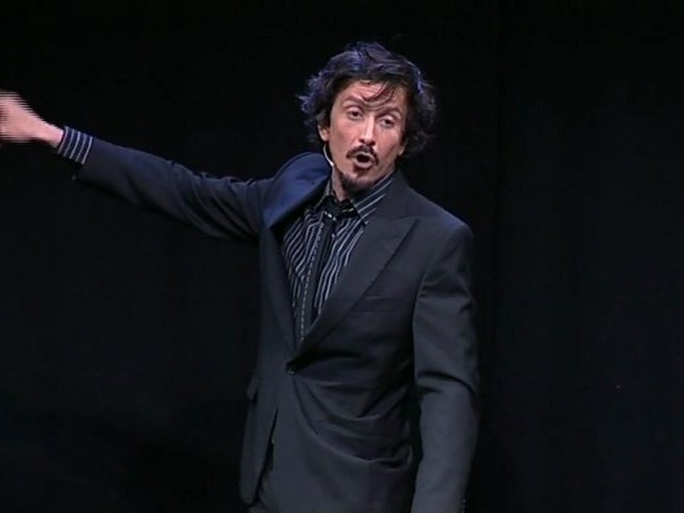 ARNAUD TSAMERE dans "Chose Promise"