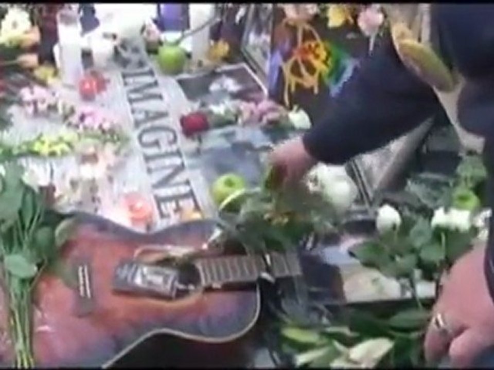 Neoyorquinos homenajearon a John Lennon en el 31 aniversario de su muerte