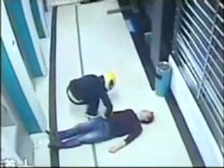 Ruthless robber attacked people from behind at ATMs