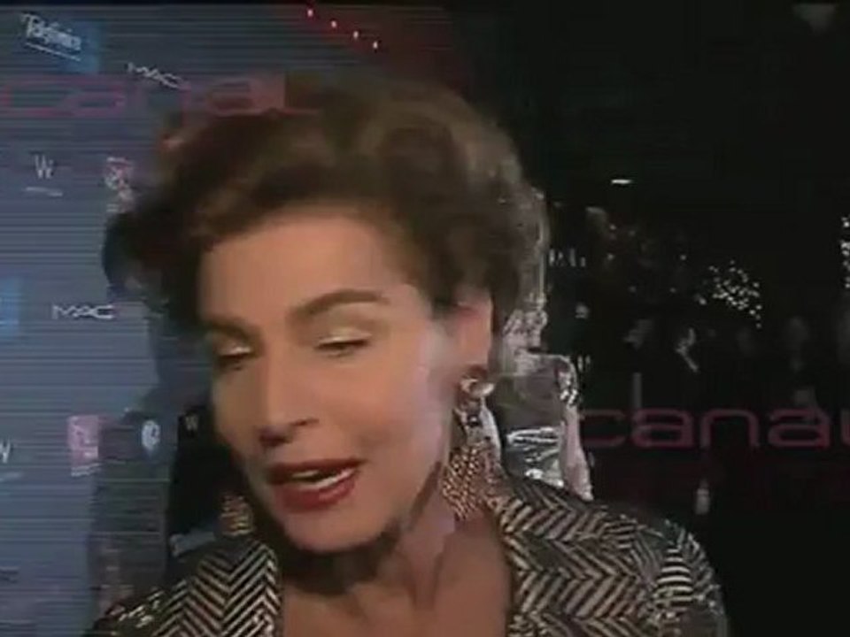 Antonia Dell'Atte solidaria con humor