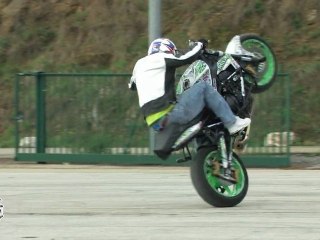 DEBILE: MJ A TESTE POUR VOUS LE STUNT ( VIDEO OFFICIELLE MOTO JOURNAL )