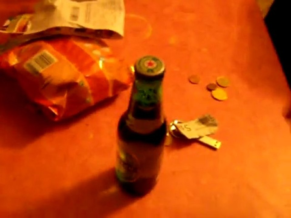 TEST N°20 : Peut-on décapsuler une bière avec une pièce de monnaie ?