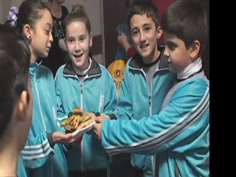 Ünsal Tülbentçi İlköğretim Okulu Kermes.. Derman Ali Baba'dan Anlamlı destek...