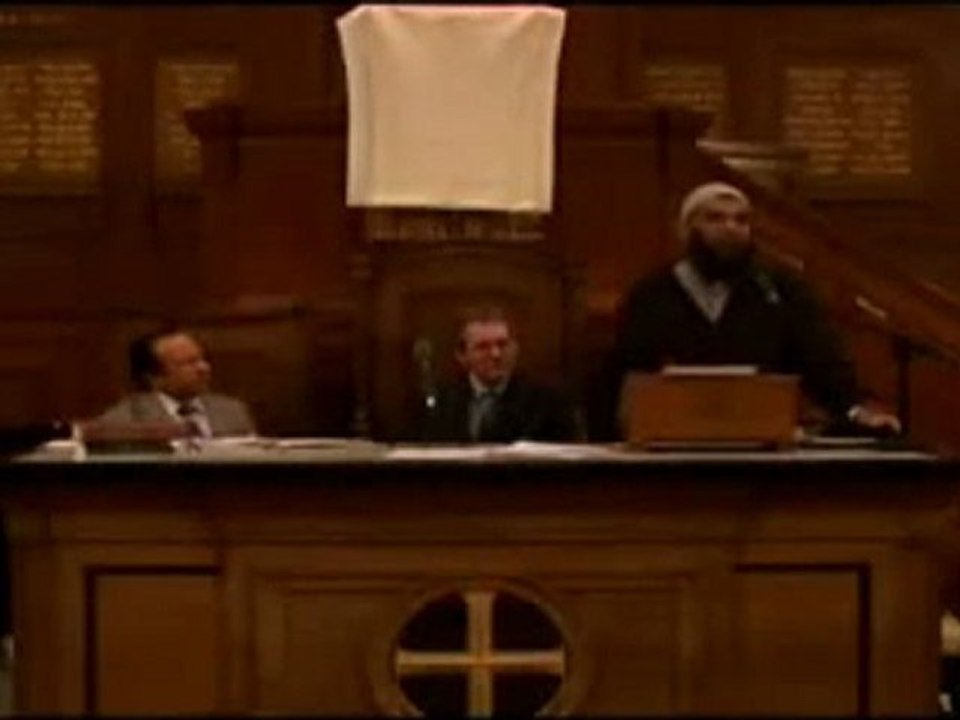 The Bible or the Qur'an? ( Shabir's Opening Statement - 2 of 4 )