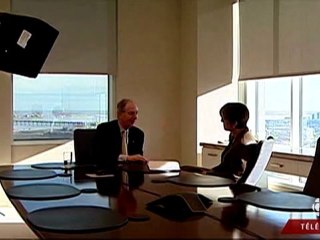 Téléjournal - Jean Charest voyage-t-il trop?