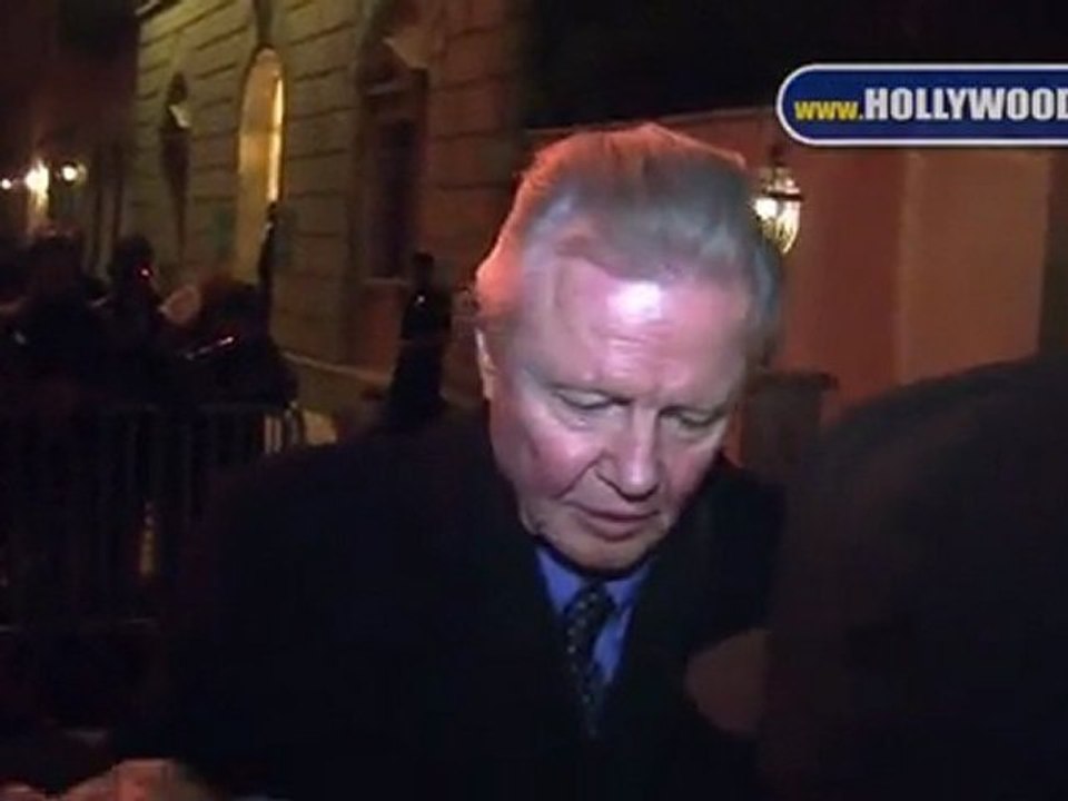 Brad Pitt, Angelina Jolie, Jon Voight at "In Th...