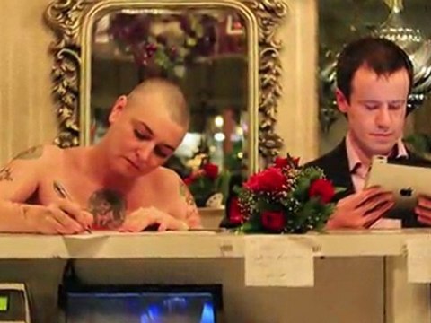 Sinead O'Connor Weds In Drive-Thru Vegas Chapel