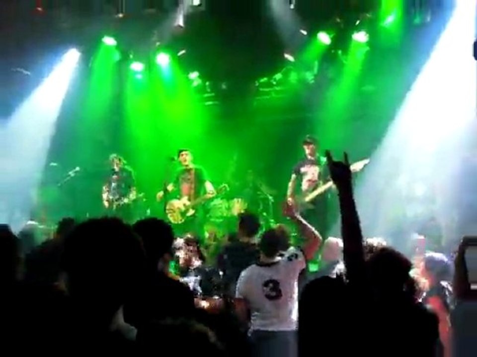 Tagada Jones aux Foufounes Électriques (Montréal 09-12-11)