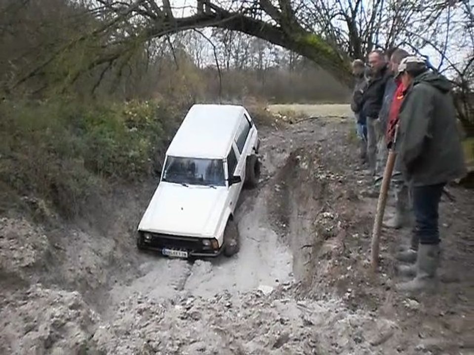 Nissan patrol bourbier terrain 4x4 Suippes
