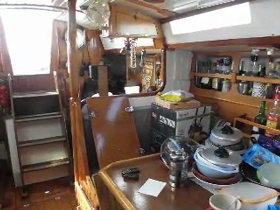 Carénage de Princesse Heiata et les plus beaux couchers de soleil d' Opunohu en 2011 mp4