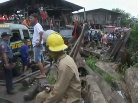 Plane crash in Manila slum kills 13