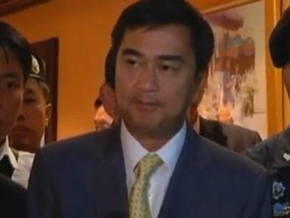 Former Thai PM in court over last year's political unrest