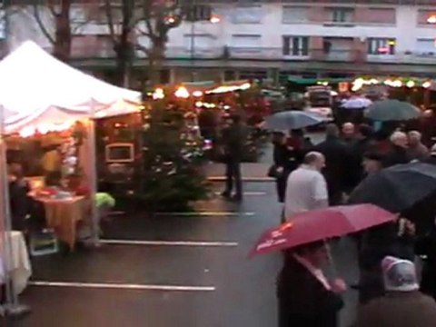 VESOUL : CONVIVIAL MARCHE DE NOEL AUX REPES