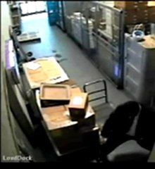 Danse de joie des employés du Sofitel selon Mathieu Madénian