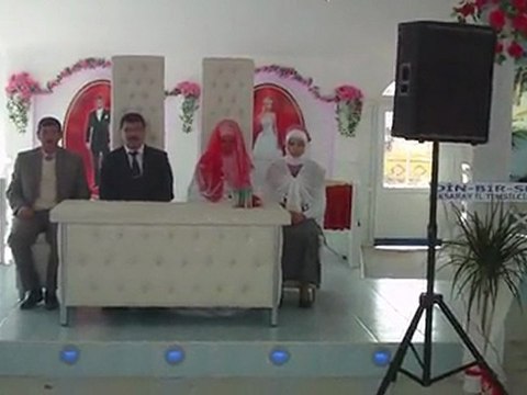 ELİF İLE TURGAY -AKSARAY MÜFTÜLÜĞÜ İLAHİ EKİBİ